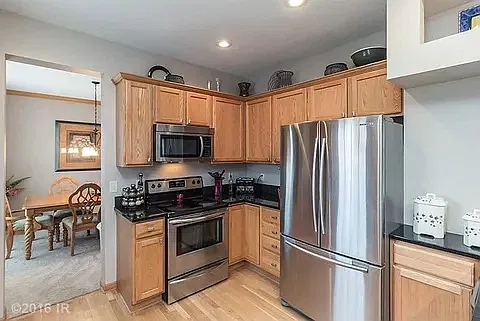 5 bed, 3262 sqft, $3,000 — Photo 4