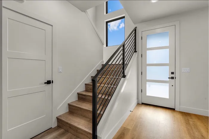 2548 SW Yew Ave #103 — Photo 4