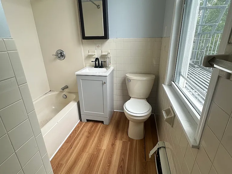 93 Franklin St #2 — Photo 5