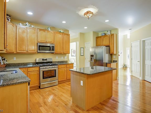 3rd image of 309 Cedar Grove Ln