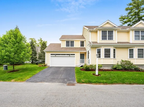 36 Hepatica Dr #37, North Andover, MA 01845