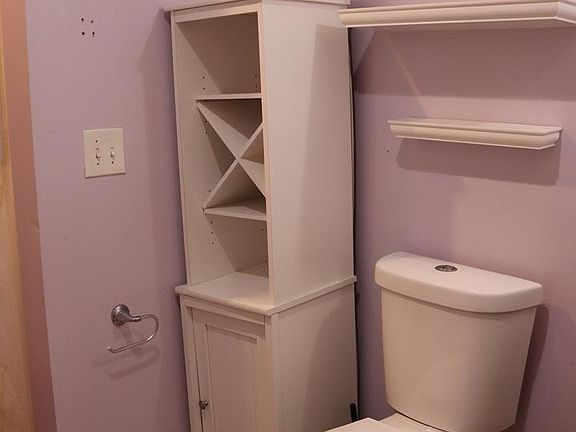 5th image of 410 Winters Ln