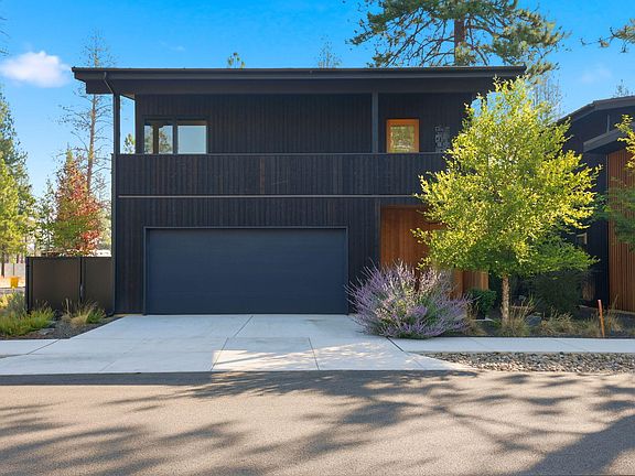 2nd image of 632 N Sisters Woodlands Way #20