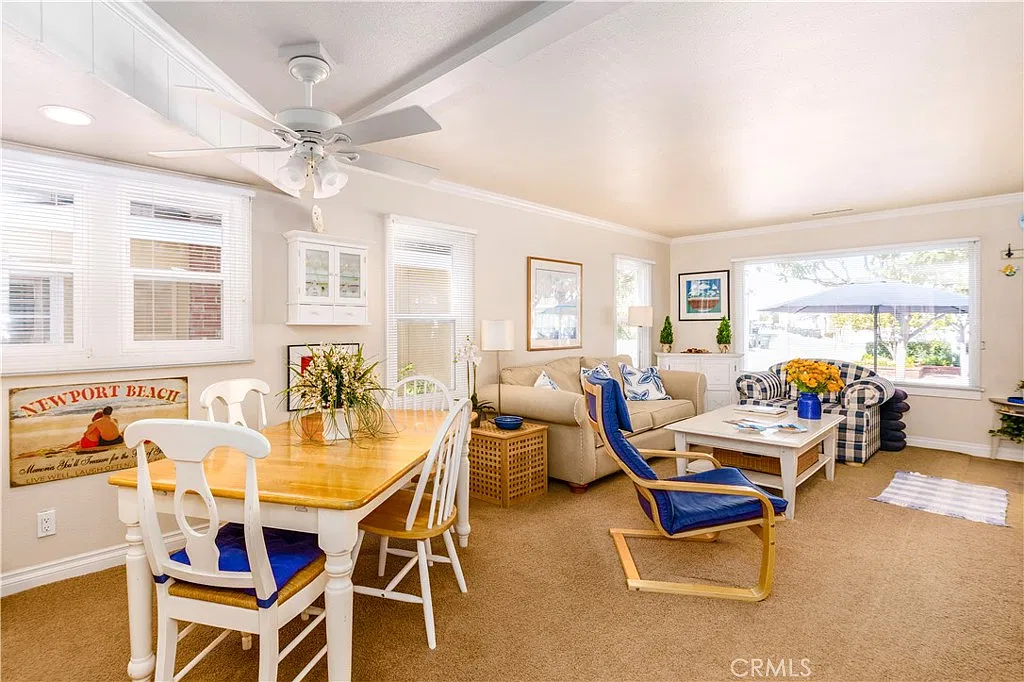 2 bed, 1.0 bath, 1142 sqft, $5,100 — Photo 3