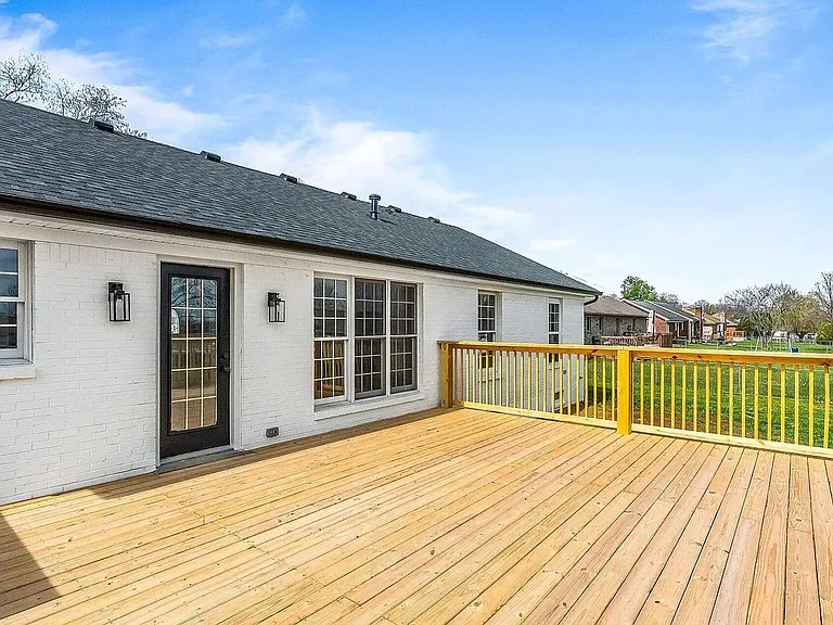 400 Newman Way — Photo 35