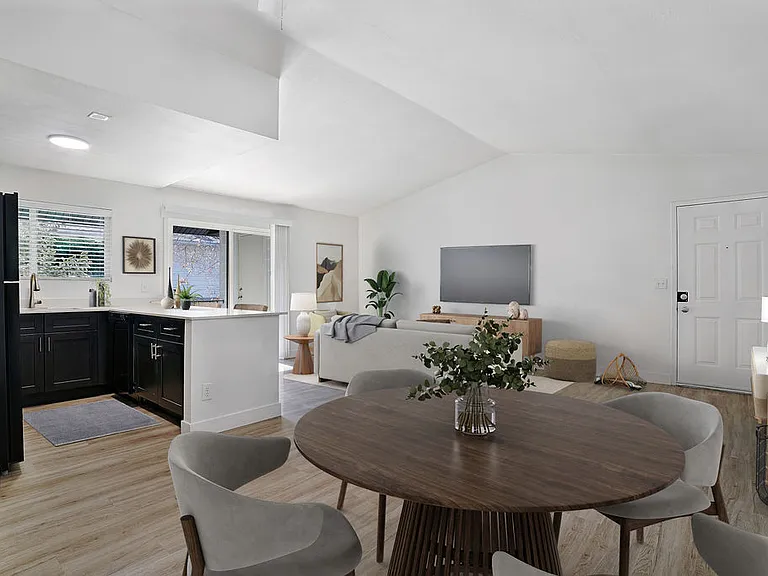 Canyon Heights — Photo 3
