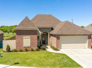 303 Woodhaven Rd, Youngsville, LA 70592