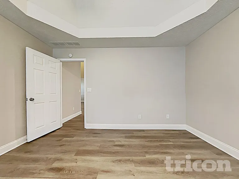 110 Brooks Cir — Photo 7