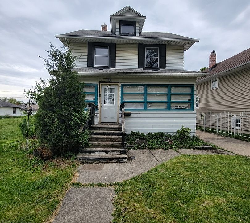 1st image of 227 W 16th Pl