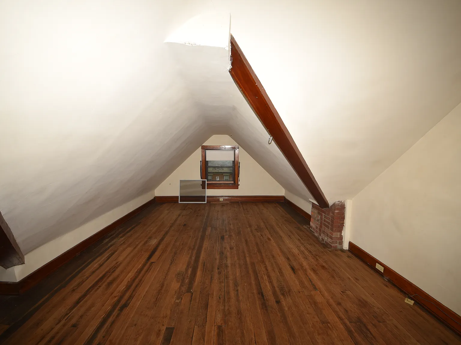 1 bed, 250 sqft, $350 — Photo 3