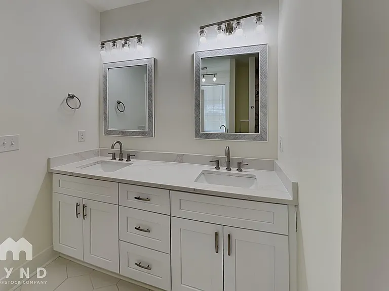 501 Everette St — Photo 11