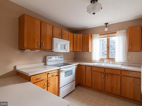 5th image of 1445 Truax Cir