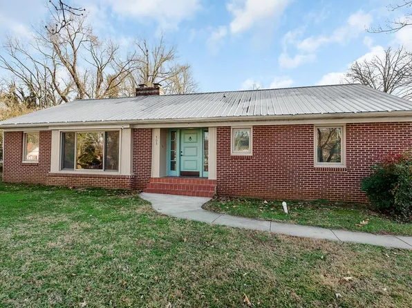 703 Chestnut St, Livingston, TN 38570