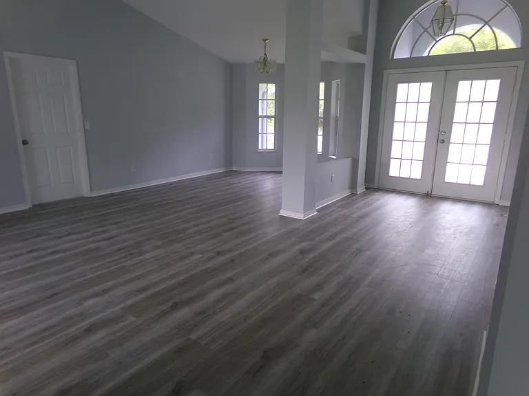502 SW Souris Ave — Photo 3