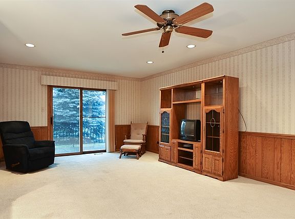 5th image of 18155 Vermont Ct #254