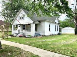 742 E Jackson St, Sullivan, IN 47882