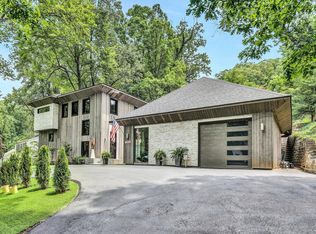 3142 W Ridge Rd SW, Roanoke, VA 24014