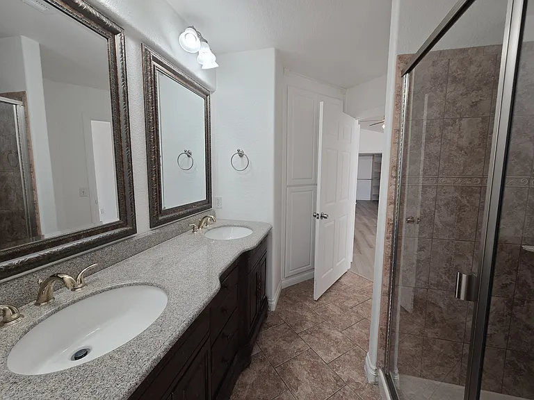 1612 N Torrey Pines Dr #104 — Photo 20