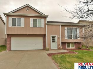 19027 R St, Omaha, NE 68135