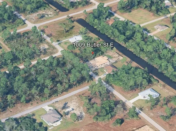 1009 Butler St E, Lehigh Acres, FL 33974