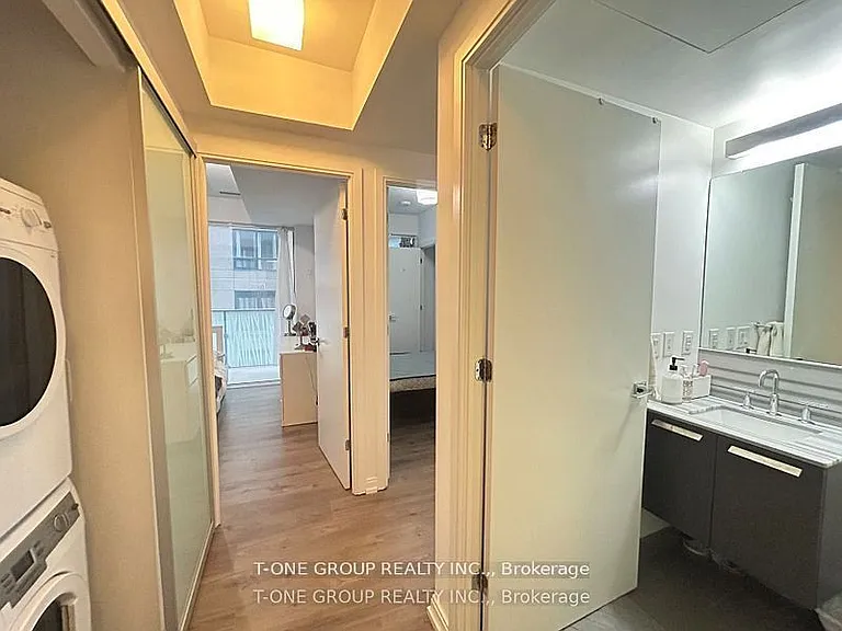 42 Charles St E #407 — Photo 3