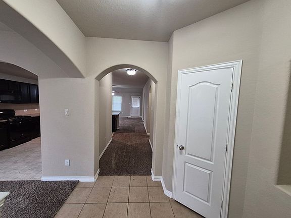 2nd image of 8915 Audubon Park