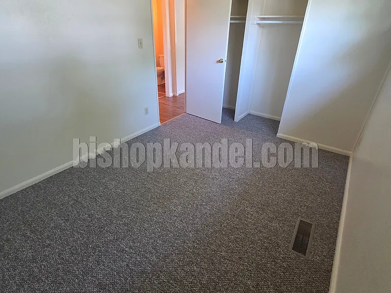 1023 Brenda Ct — Photo 12