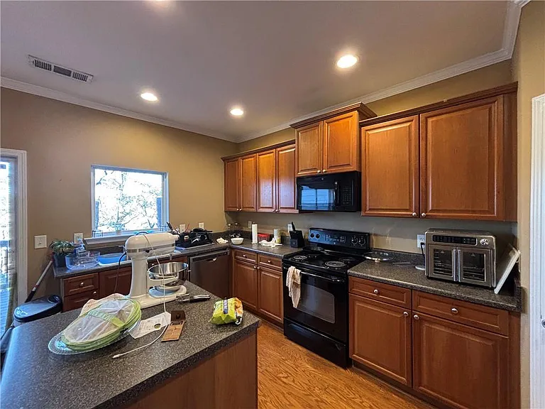 1161 Liberty Pkwy NW — Photo 6