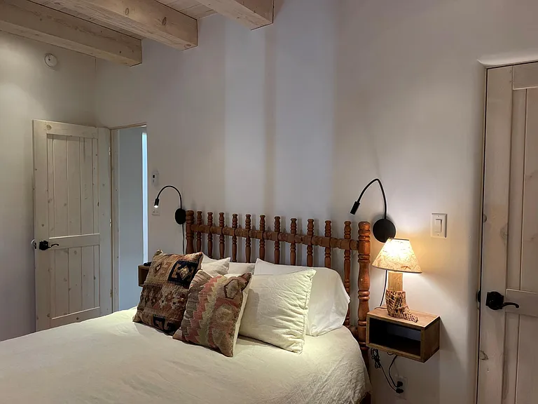 403 E Alameda St — Photo 11