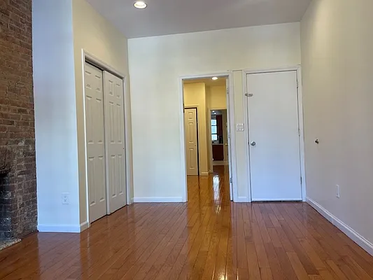 Rented by Oxford Property Group | media 8