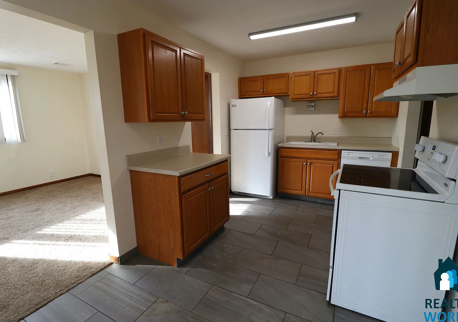 2144 B St — Photo 4