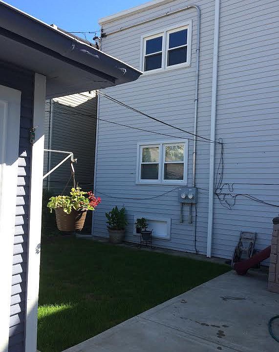 2nd image of 3818 N Hamlin Ave