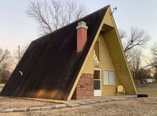 110 Kansas St, Oswego, KS 67356