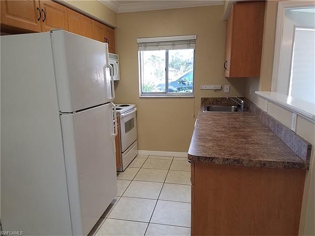 1st image of 1014 Country Club Blvd #B