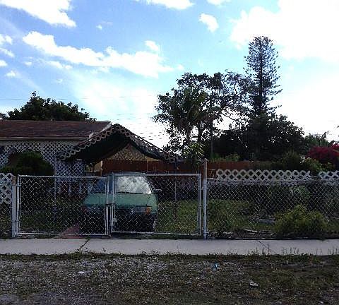 2nd image of 570 NW 189th St