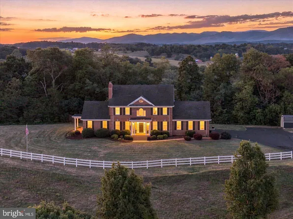 319 Parkins Ln, Verona, VA 24482