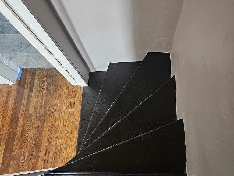 160 Bloom St — Photo 17