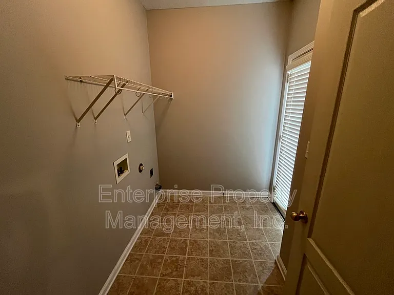 10178 Sterling Ridge Dr — Photo 17