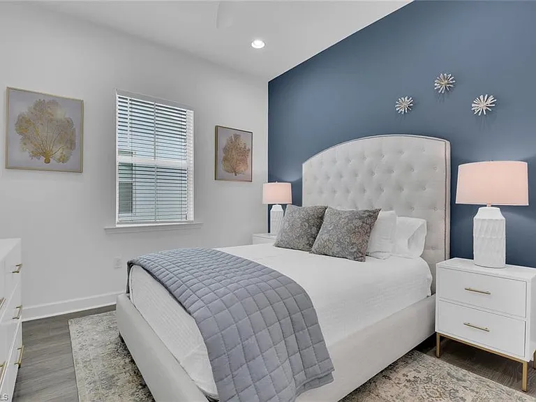 7242 Saona Ct — Photo 11