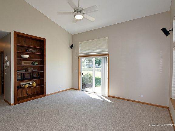 4th image of 220 Courtland Dr Unit F