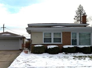 132 Kingston Pl, Chicago Heights, IL 60411