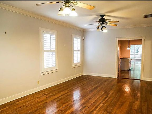 4th image of 317 Elmhurst Ave
