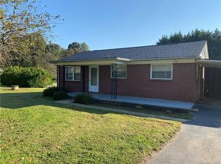 1702 Mayberry Rd, Dallas, NC 28034