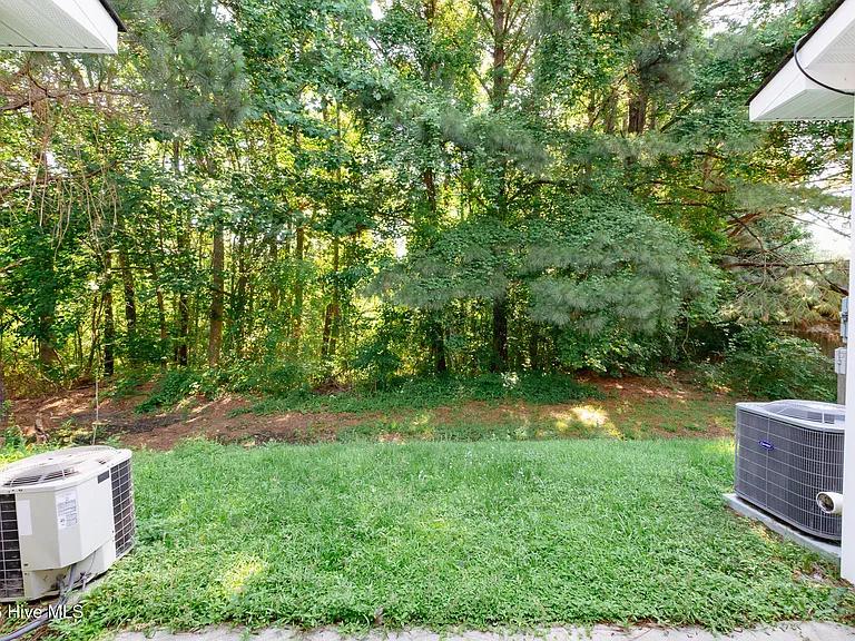 104 Spring Meadow Cir — Photo 23