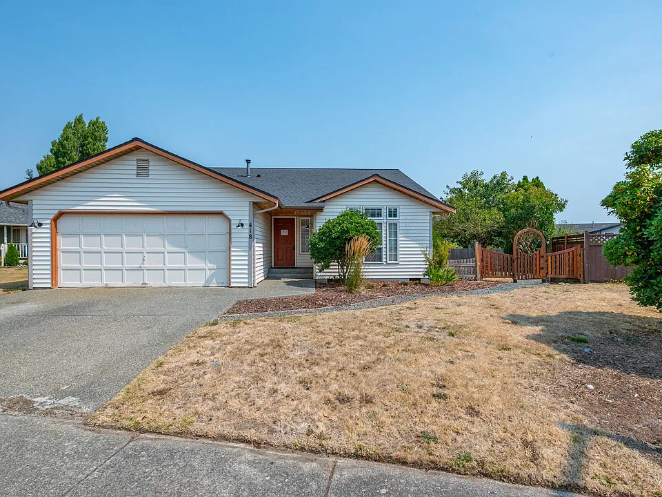 418 SW Erie Cir