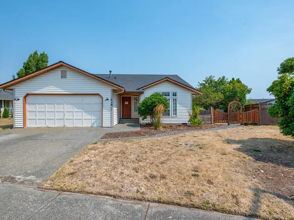 418 SW Erie Cir, Oak Harbor, WA 98277