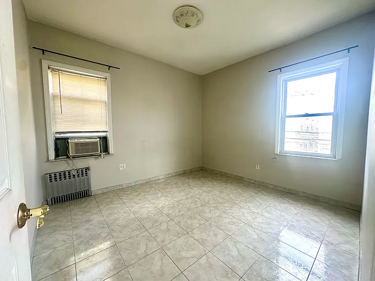 1859 W 6th St #2 — Photo 3