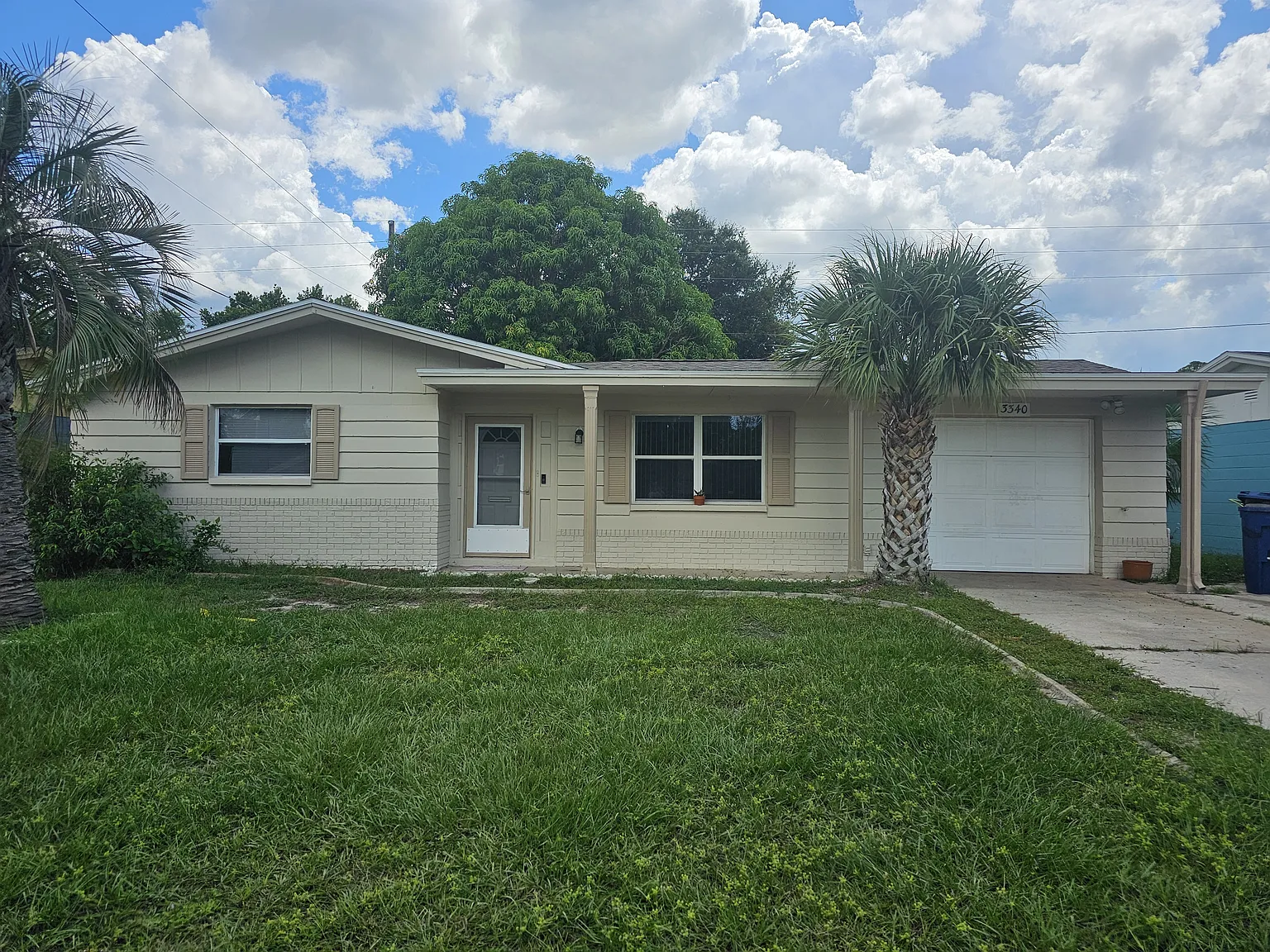 3 bed, 1100 sqft, $1,750 — Photo 1
