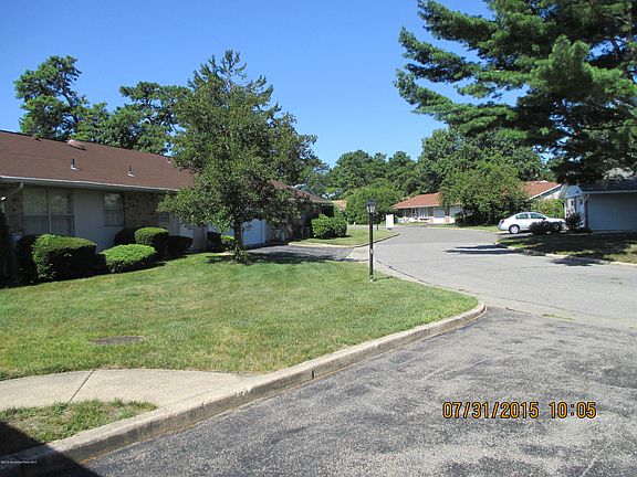 4th image of 48 Buckingham Drive #B