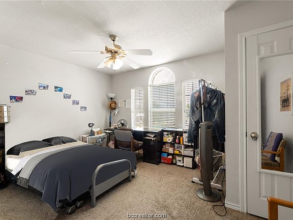 4th image of 2304-06 Cornell Dr